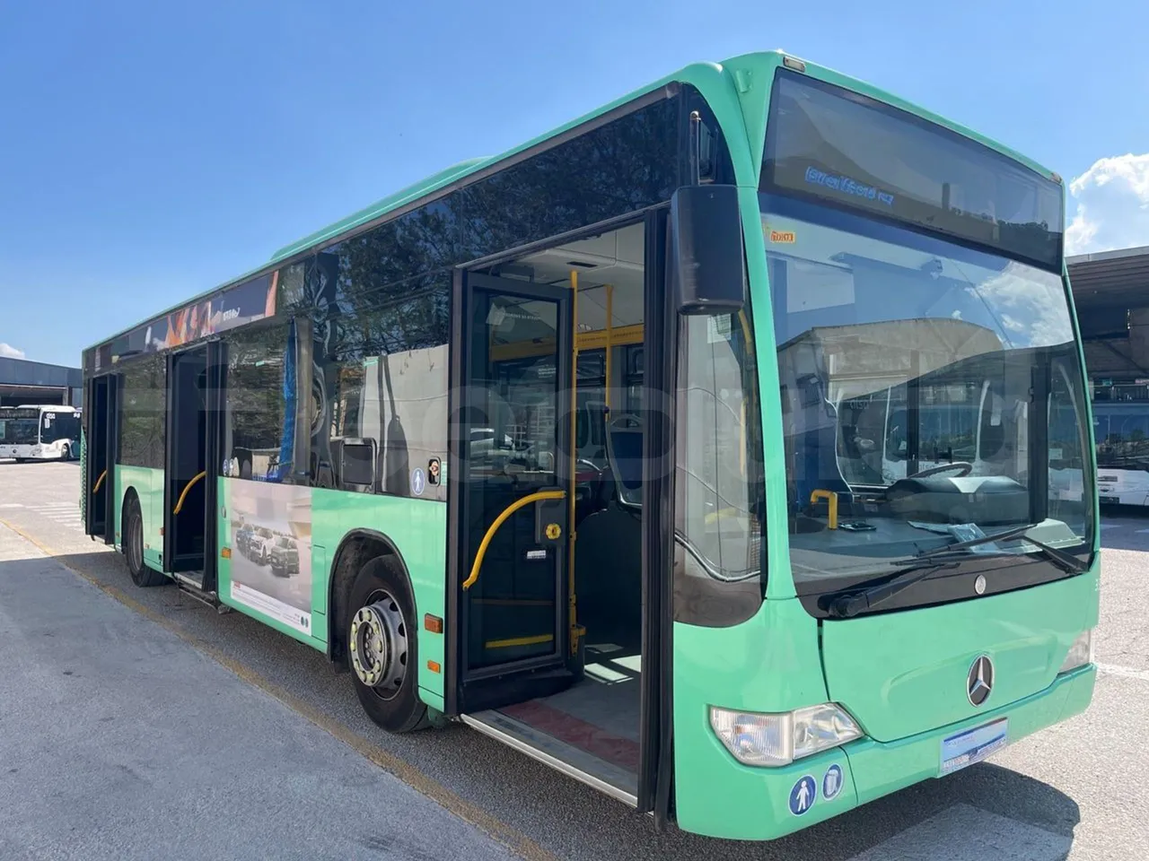Mercedes-Benz Citaro - 3/4 Front Right Side Doors Open