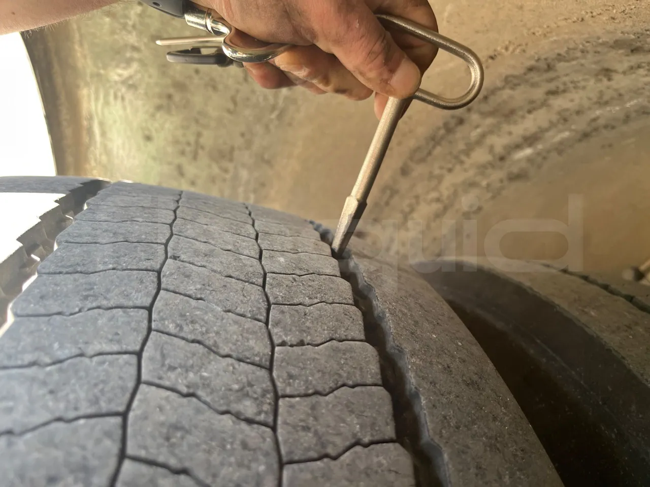 Mercedes-Benz Citaro - Second Axle Left Side: Tyre Thickness