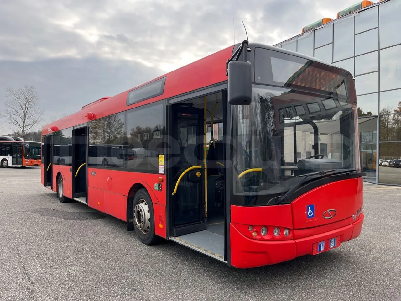 Solaris Urbino 12 - Euro5 - 231kW - 12mt - 3/4 right front doors open