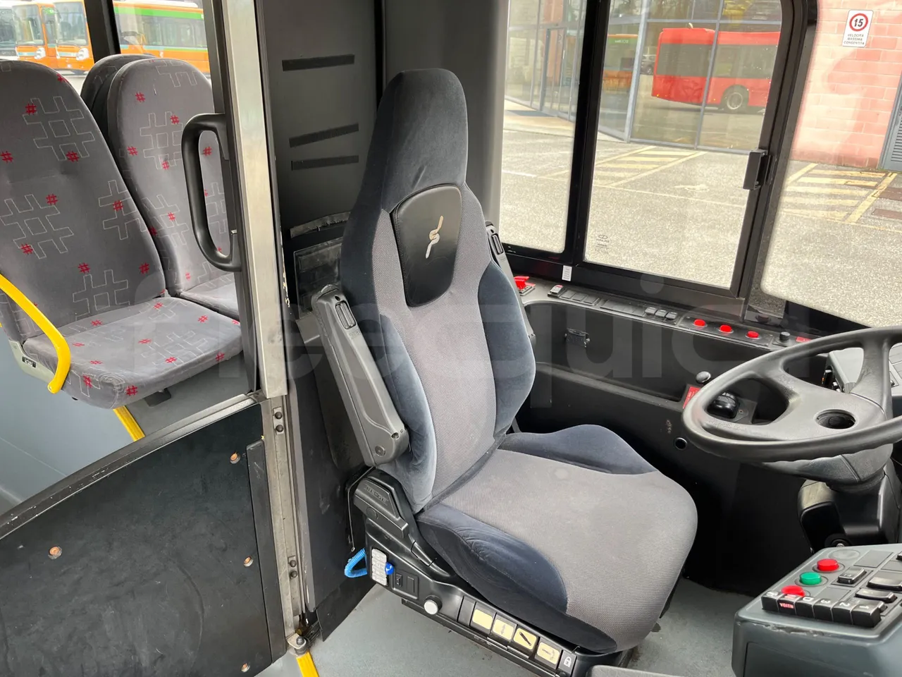 Solaris Urbino 12 - Euro5 - 231kW - 12mt - driver's seat photo