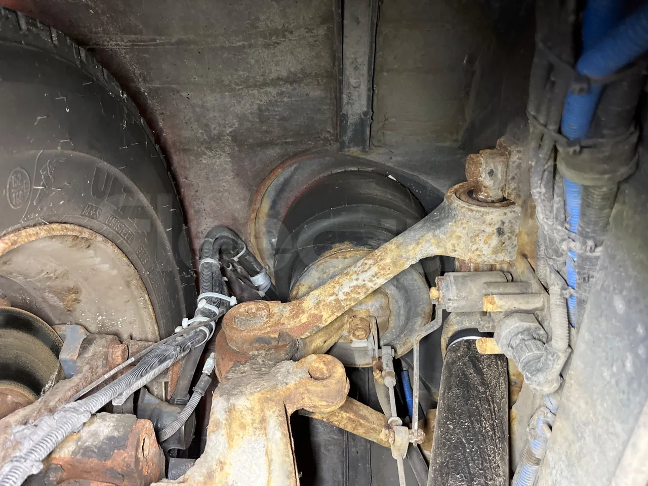 Solaris Urbino 12 - Euro5 - 231kW - 12mt - front air springs left