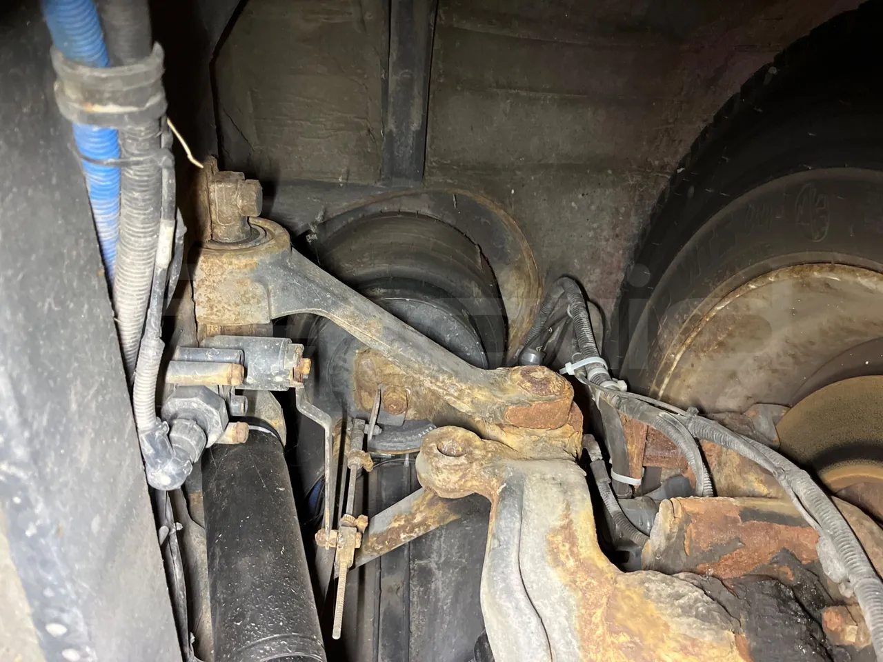 Solaris Urbino 12 - Euro5 - 231kW - 12mt - front air springs right