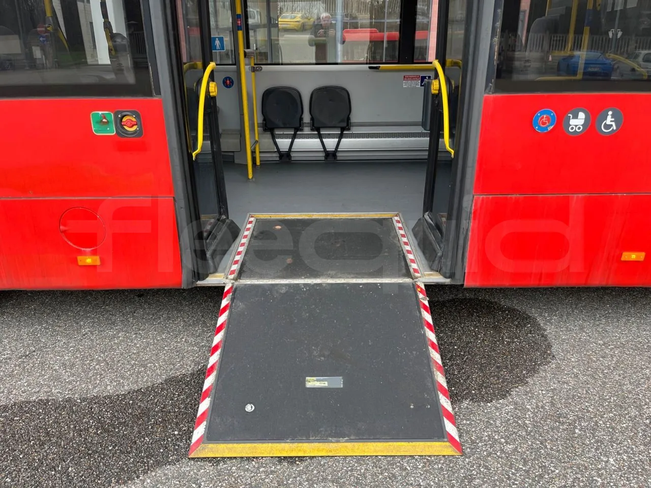 Solaris Urbino 12 - Euro5 - 231kW - 12mt - platform open photo