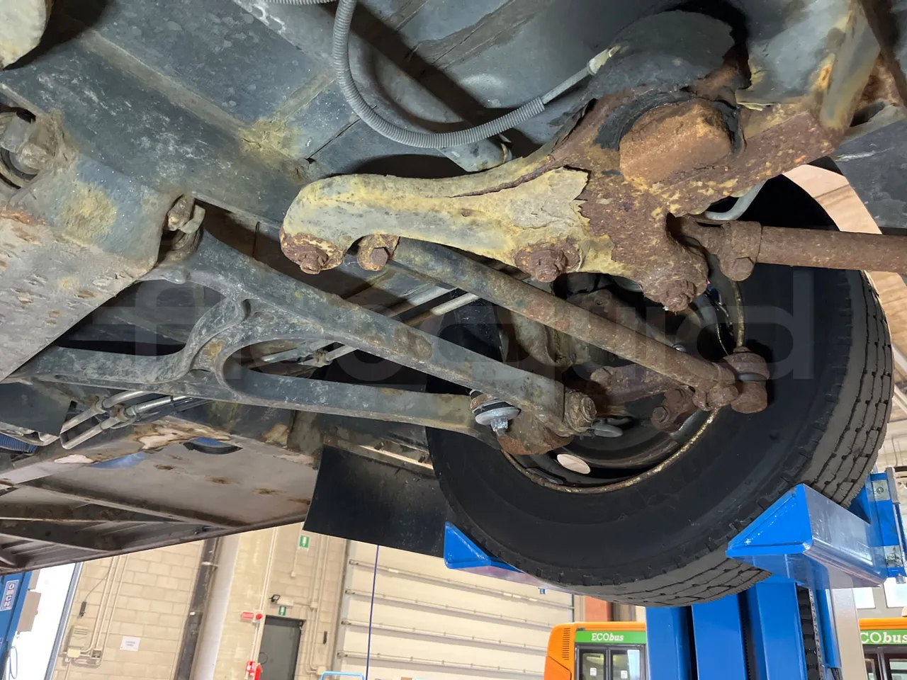 Solaris Urbino 12 - Euro5 - 231kW - 12mt - front axle left side