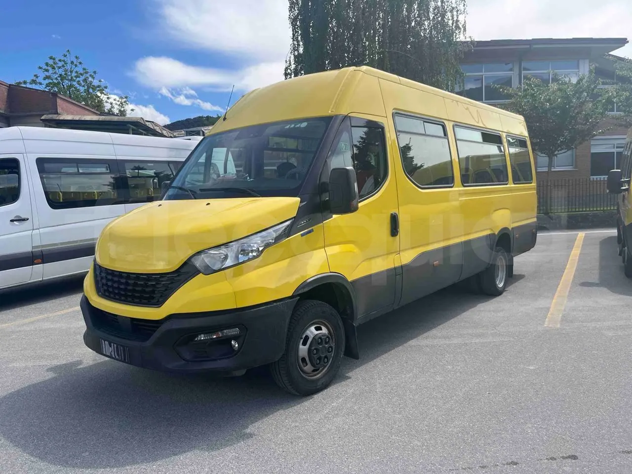Iveco Daily A50 S30 VI - Euro6 - 132kW - 7.168mt - 3/4 front left