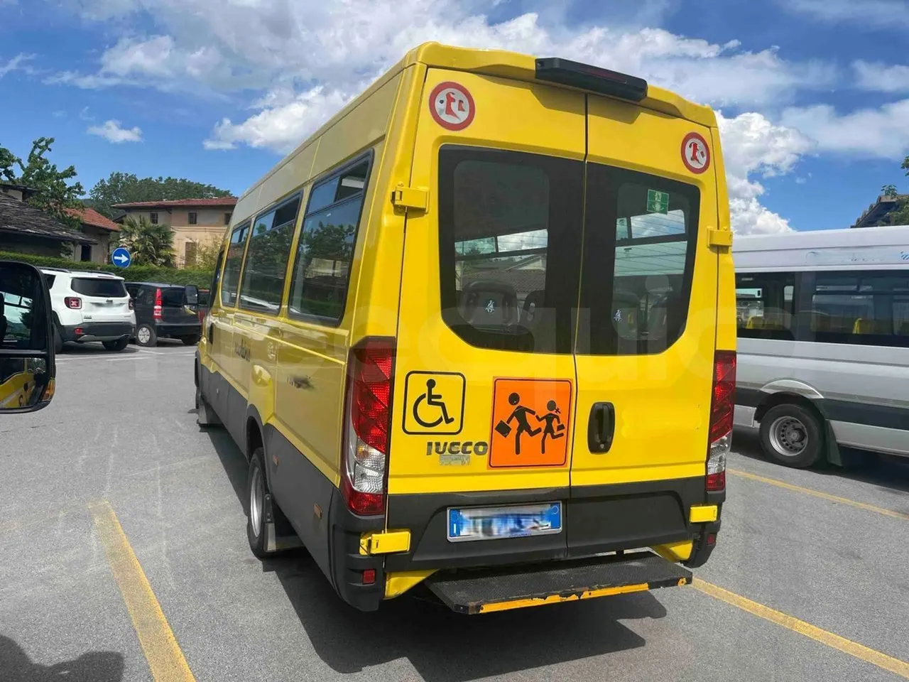Iveco Daily A50 S30 VI - Euro6 - 132kW - 7.168mt - 3/4 left rear side