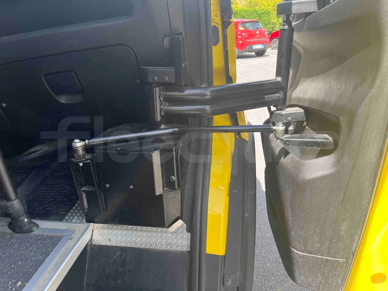 Iveco Daily A50 S30 VI - Euro6 - 132kW - 7.168mt - door mechanism photo
