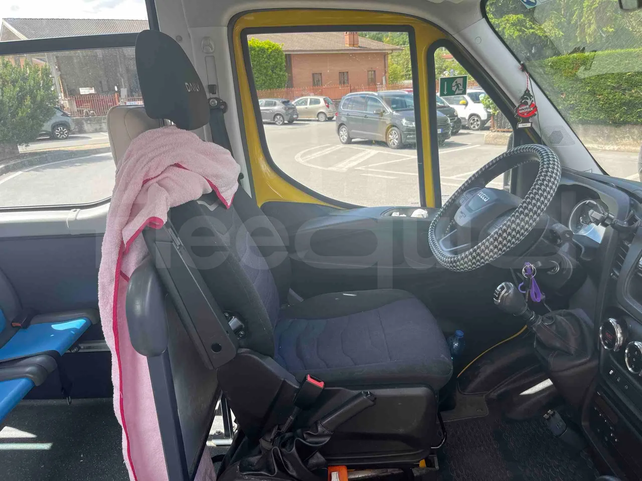 Iveco Daily A50 S30 VI - Euro6 - 132kW - 7.168mt - driver's seat photo