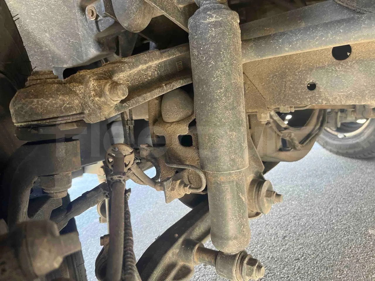 Iveco Daily A50 S30 VI - Euro6 - 132kW - 7.168mt - front shock absorbers left