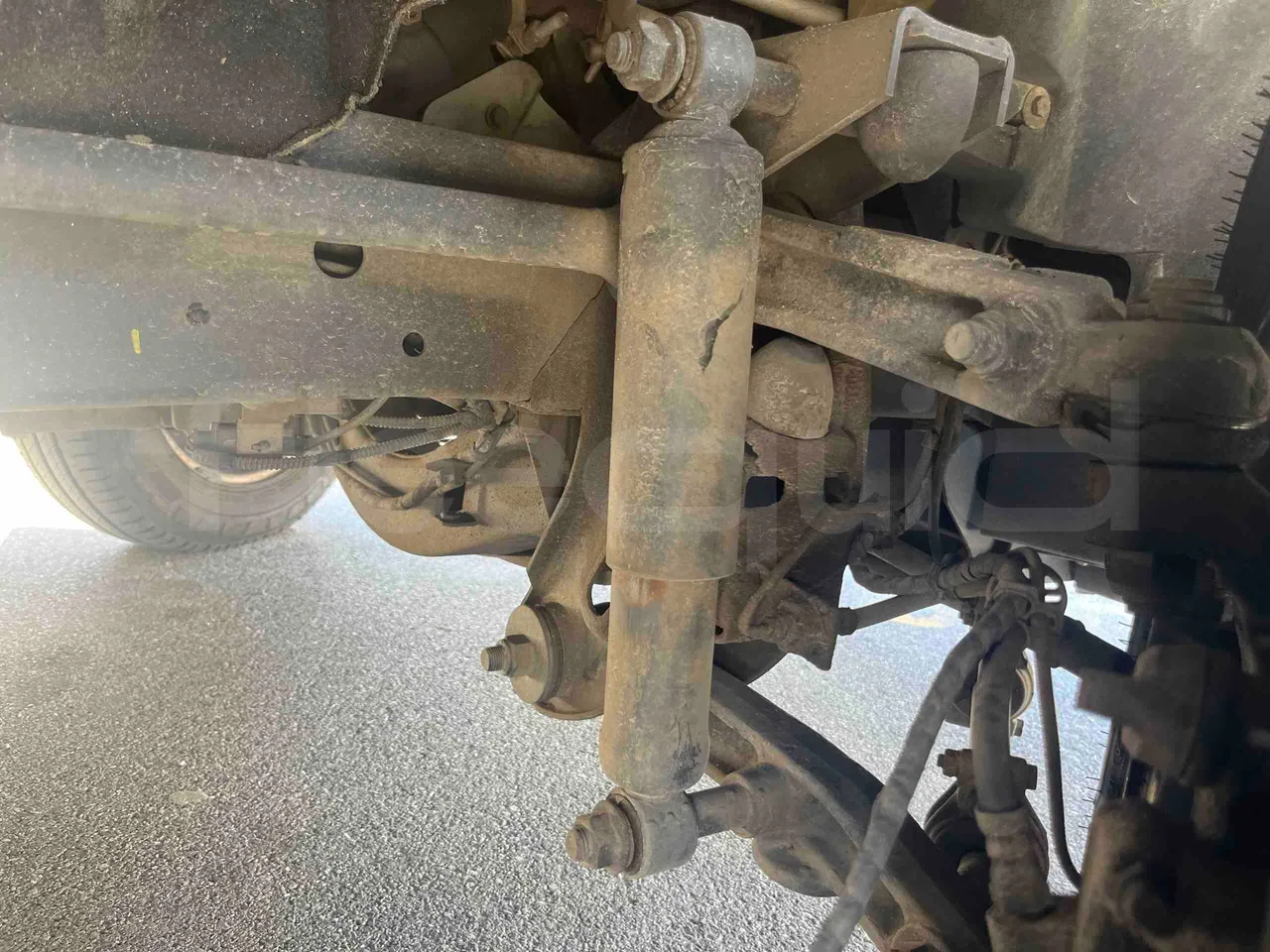 Iveco Daily A50 S30 VI - Euro6 - 132kW - 7.168mt - front shock absorbers right