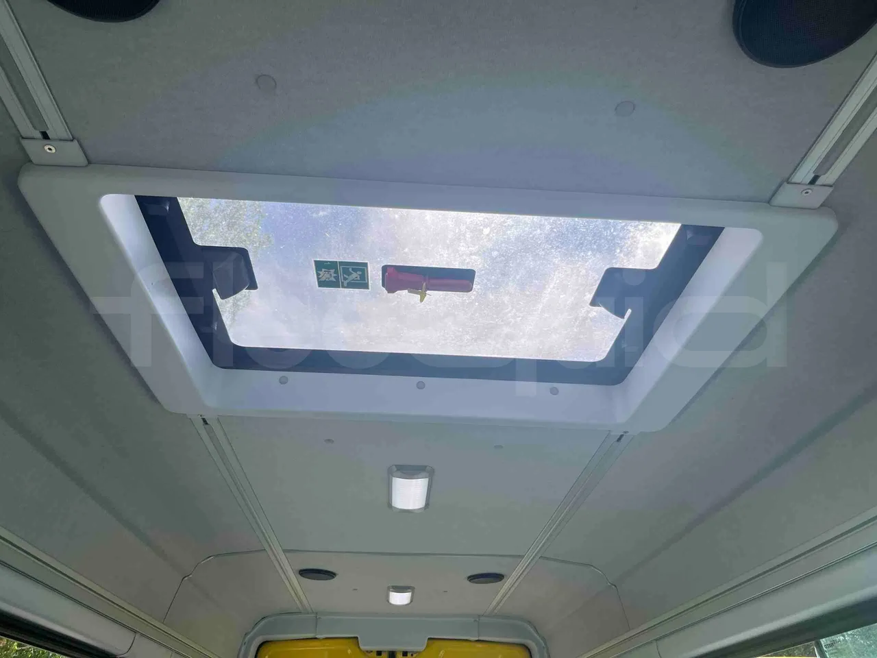 Iveco Daily A50 S30 VI - Euro6 - 132kW - 7.168mt - roof hatch 1