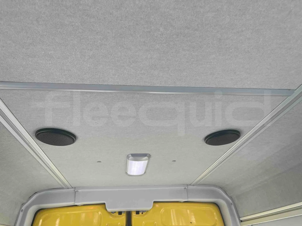 Iveco Daily A50 S30 VI - Euro6 - 132kW - 7.168mt - roof hatch 2