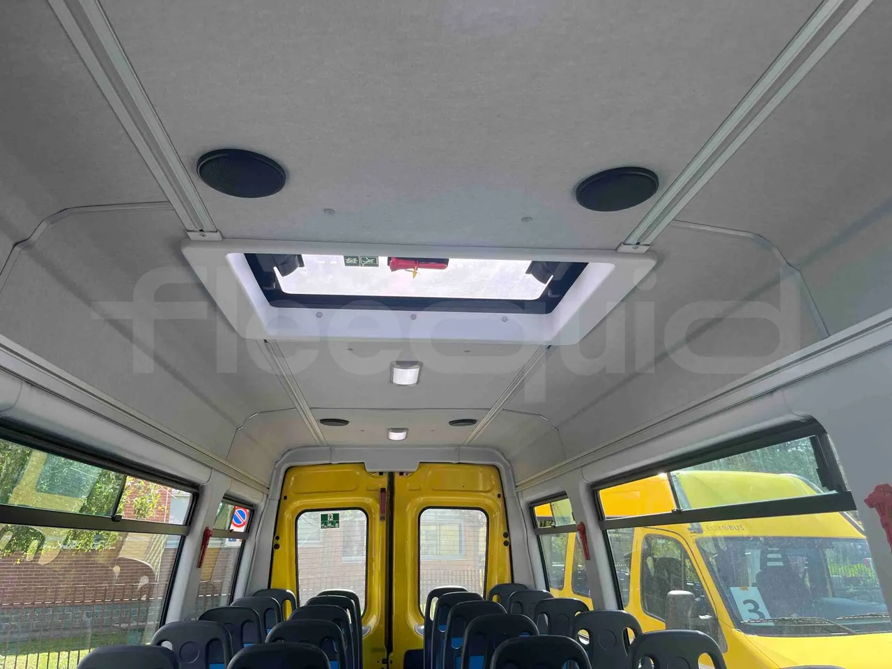 Iveco Daily A50 S30 VI - Euro6 - 132kW - 7.168mt - reverse view middle aisle