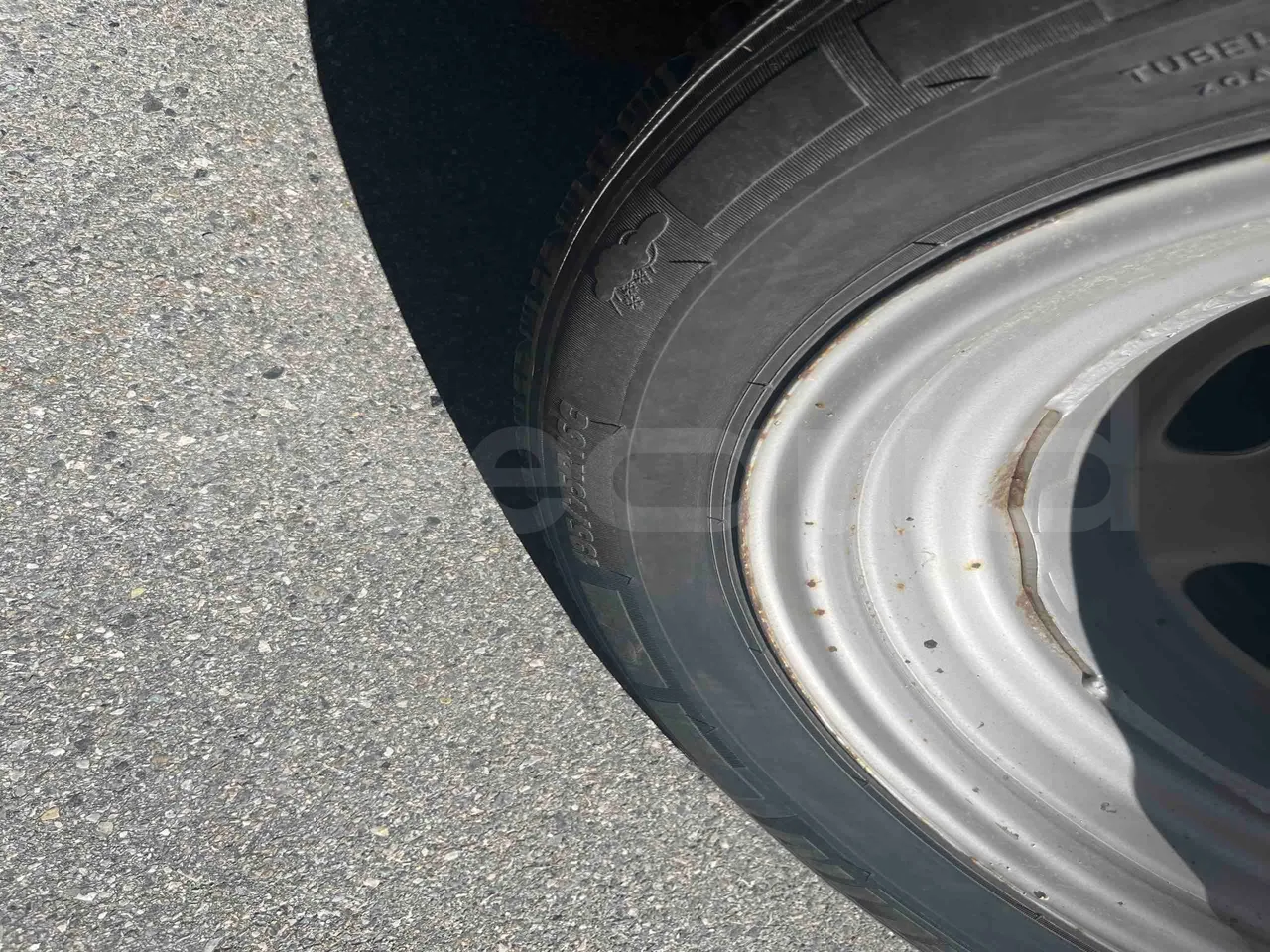 Iveco Daily A50 S30 VI - Euro6 - 132kW - 7.168mt - tread condition front tires right