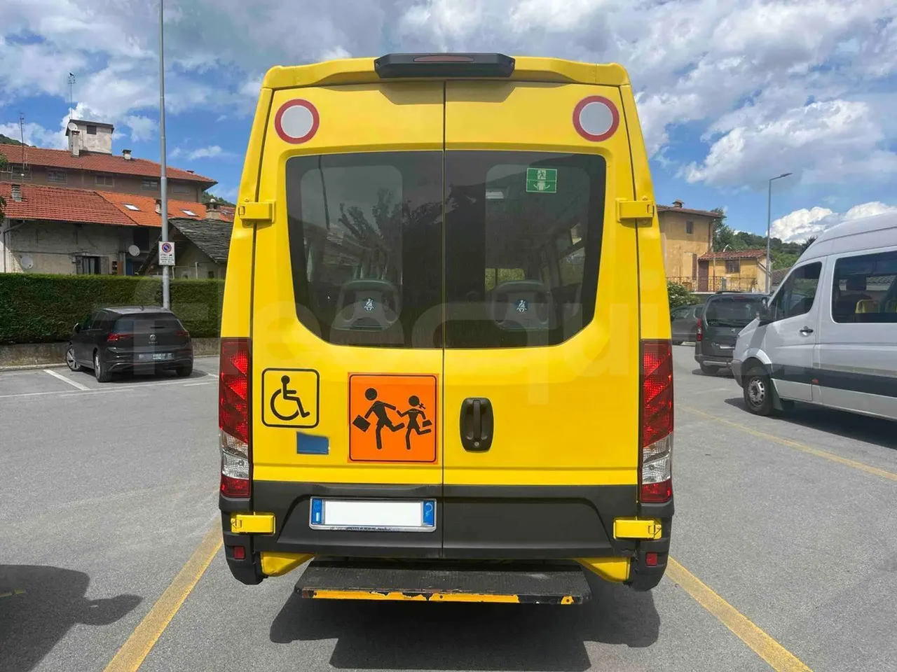 Iveco Daily A50 S30 VI - Euro6 - 132kW - 7.168mt - rear hatch closed