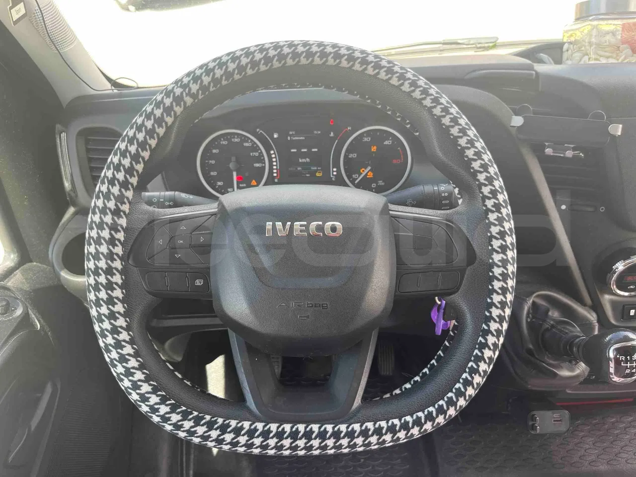 Iveco Daily A50 S30 VI - Euro6 - 132kW - 7.168mt - steering wheel photo
