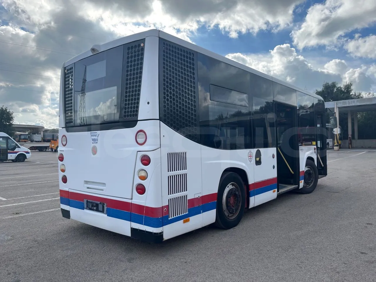 BredaMenarinibus Vivacity Plus C - Euro5 - 161kW - 8mt - 3/4 right rear doors open