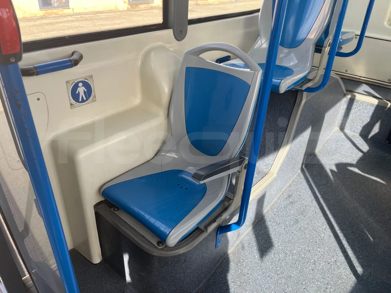 BredaMenarinibus Vivacity Plus C - Euro5 - 161kW - 8mt - armrest detail photo