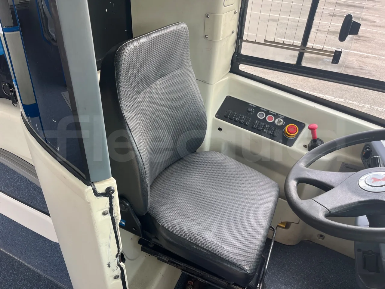 BredaMenarinibus Vivacity Plus C - Euro5 - 161kW - 8mt - driver's seat photo