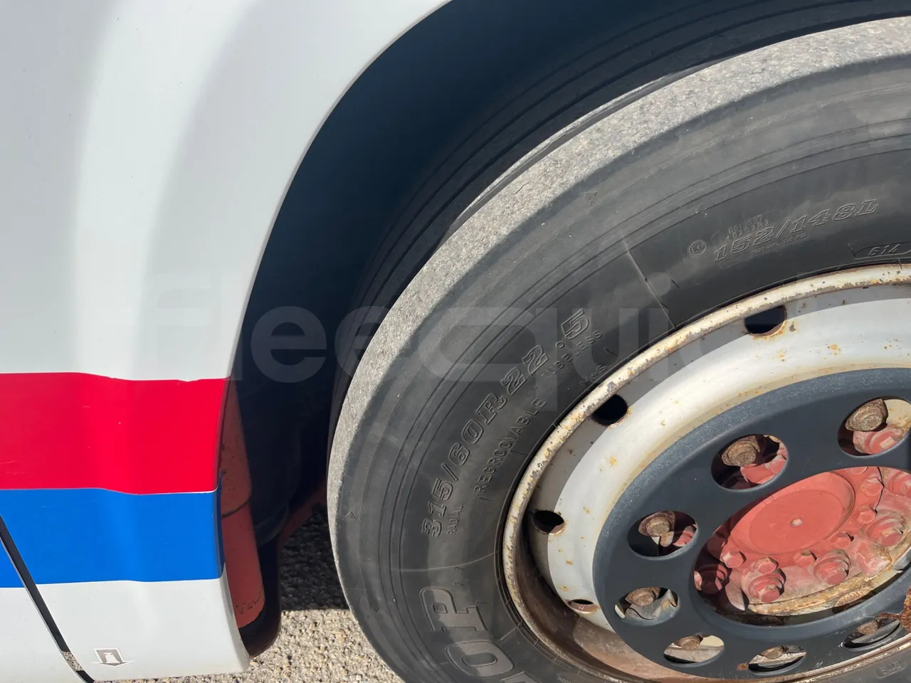 BredaMenarinibus Vivacity Plus C - Euro5 - 161kW - 8mt - tread condition front tires right