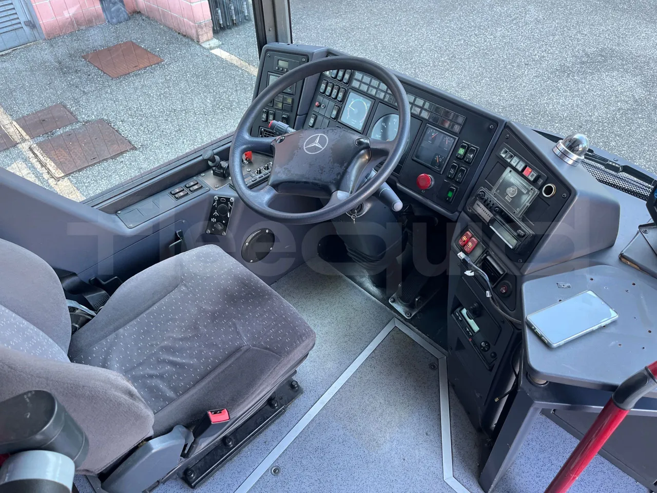 Mercedes-Benz Integro 0550-EUR3-220kW-12m - buttons panels on (mandatory for bus to scrap)