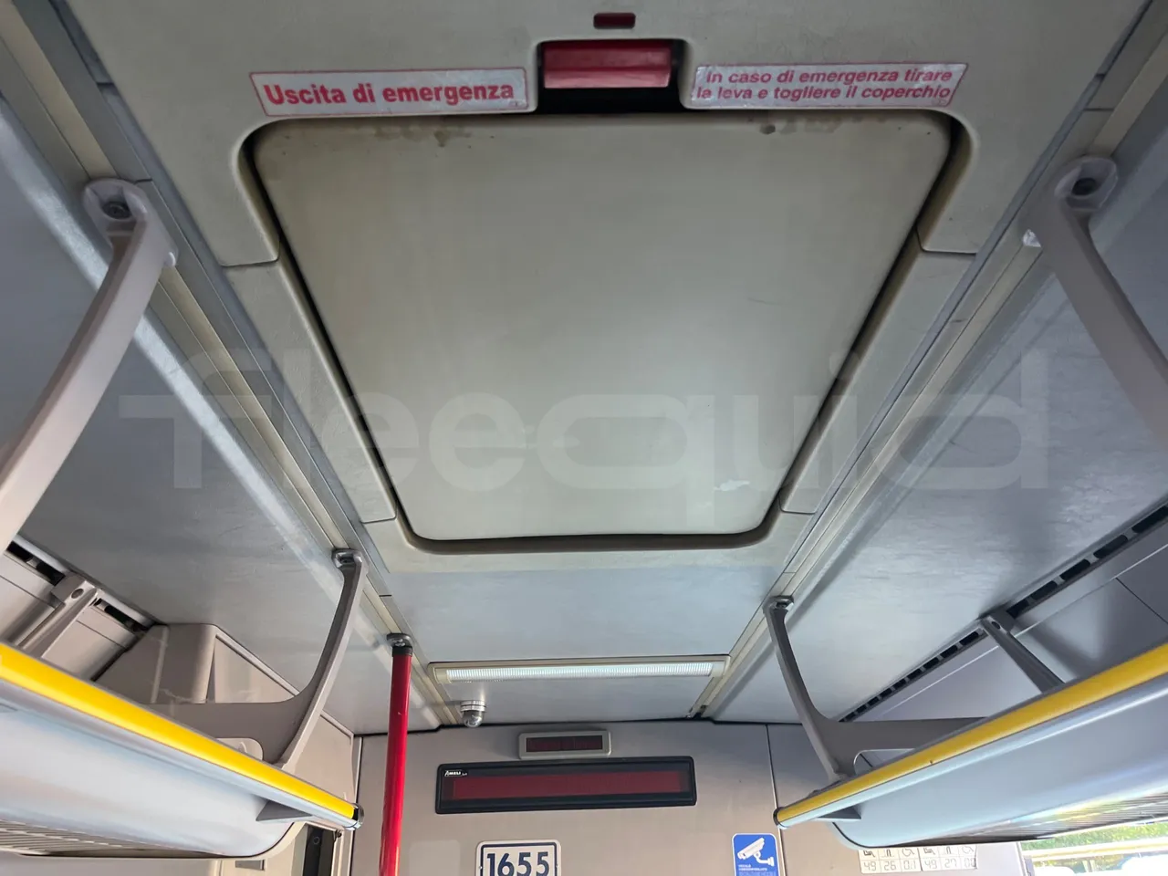 Mercedes-Benz Integro 0550-EUR3-220kW-12m - roof hatch 1