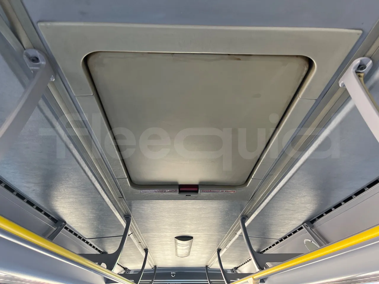 Mercedes-Benz Integro 0550-EUR3-220kW-12m - roof hatch 2