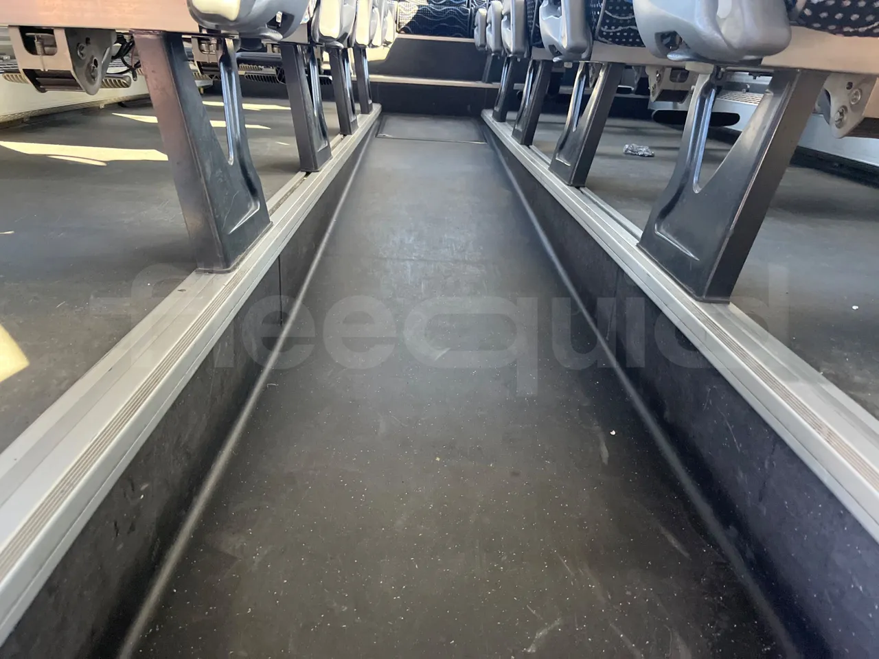 Scania Touring HD Touring HD - Euro6 - 302kW - 12.860 mt - seat brackets photo