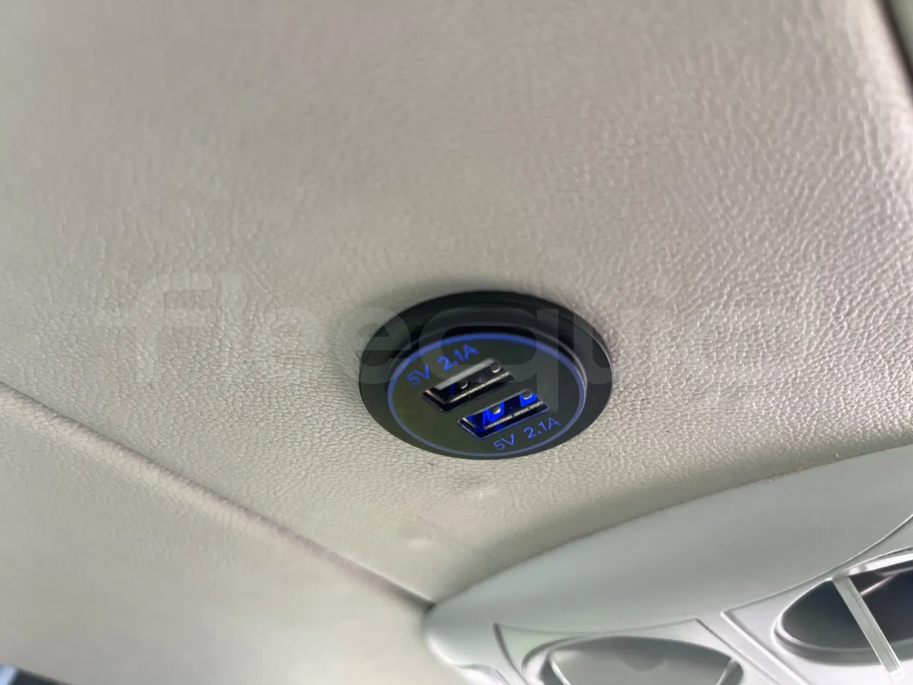 Scania Touring HD Touring HD - Euro6 - 302kW - 12.860 mt - usb charging detail