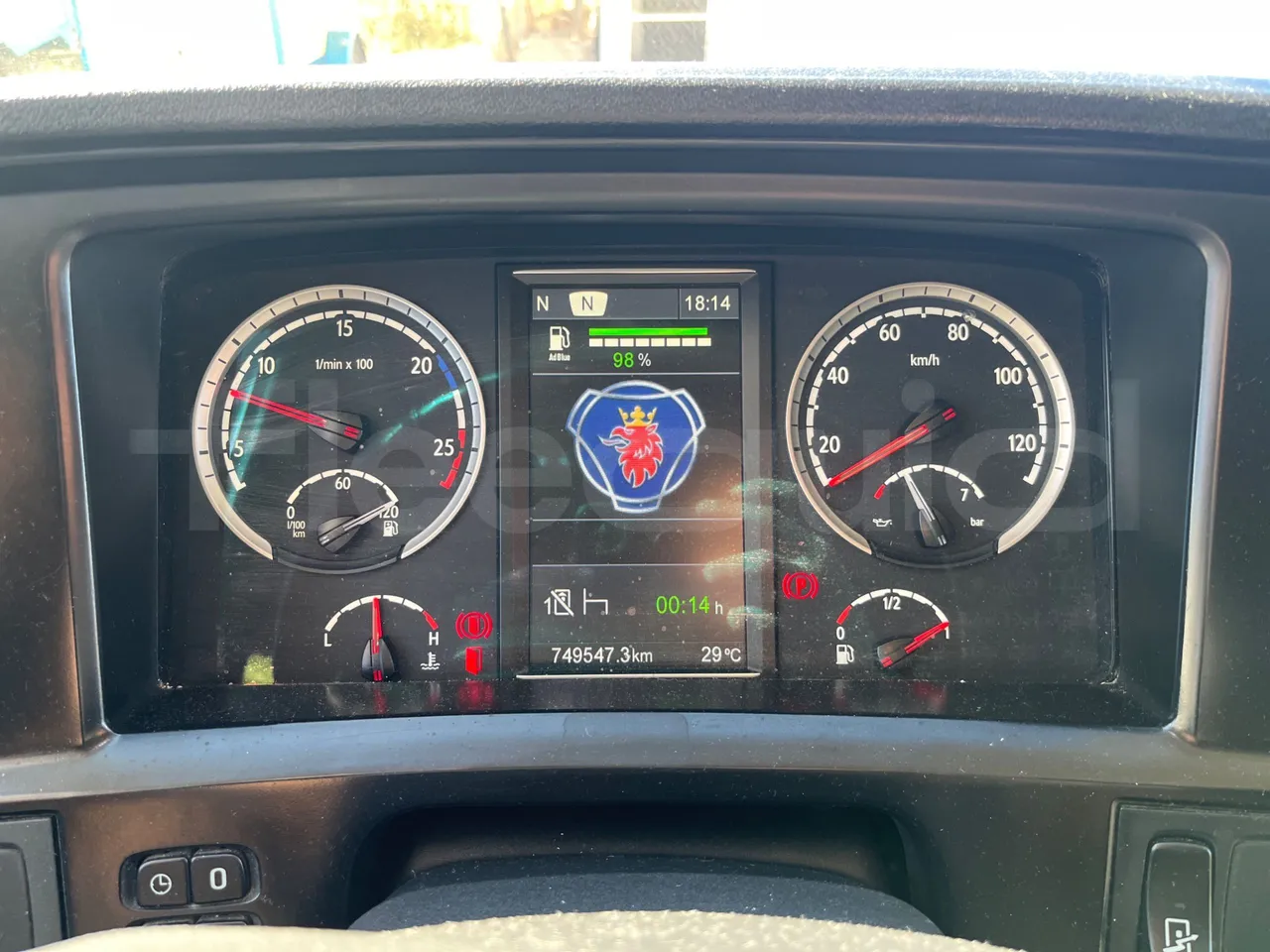 Scania Touring HD Touring HD - Euro6 - 302kW - 12.860 mt - dashboard lights on