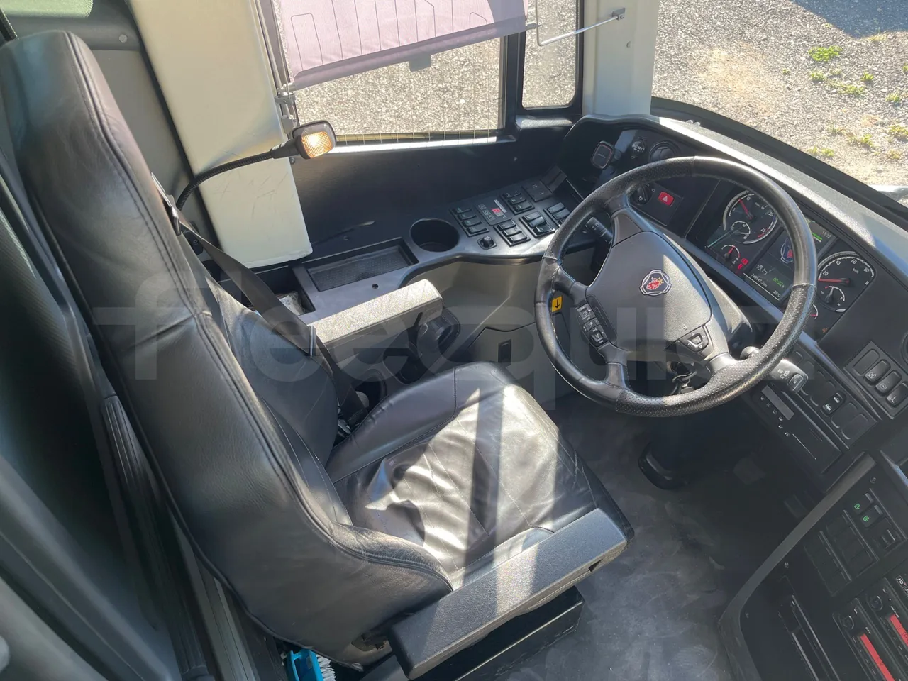 Scania Touring HD Touring HD - Euro6 - 302kW - 12.860 mt - driver's seat photo