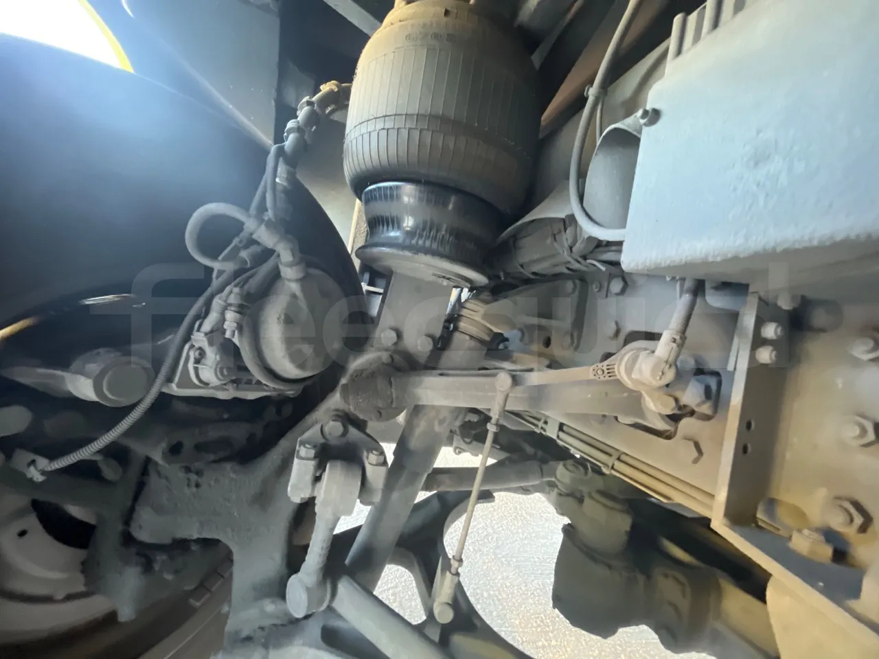 Scania Touring HD Touring HD - Euro6 - 302kW - 12.860 mt - front shock absorbers right