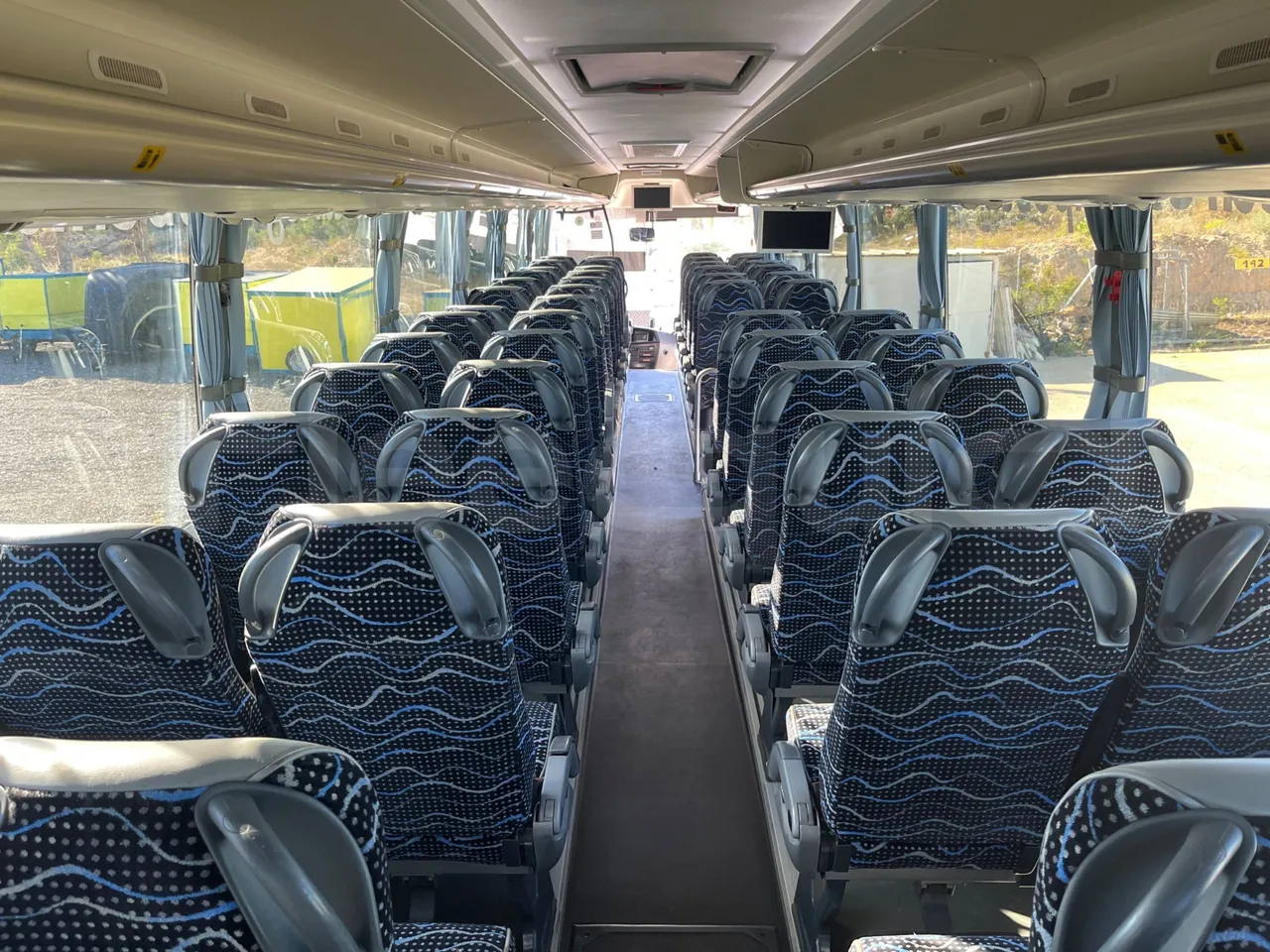 Scania Touring HD Touring HD - Euro6 - 302kW - 12.860 mt - forward view middle aisle