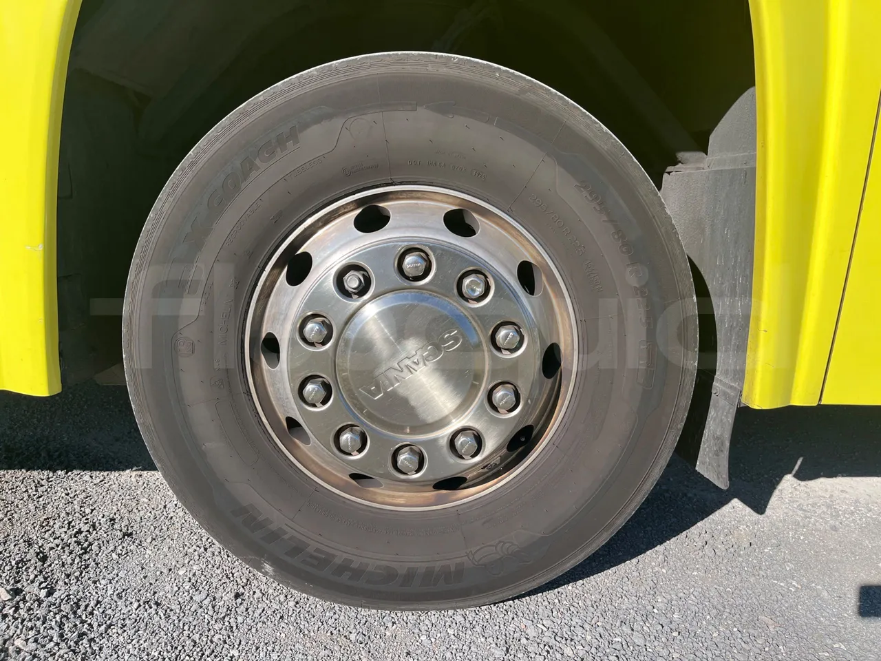 Scania Touring HD Touring HD - Euro6 - 302kW - 12.860 mt - front left tire measurements