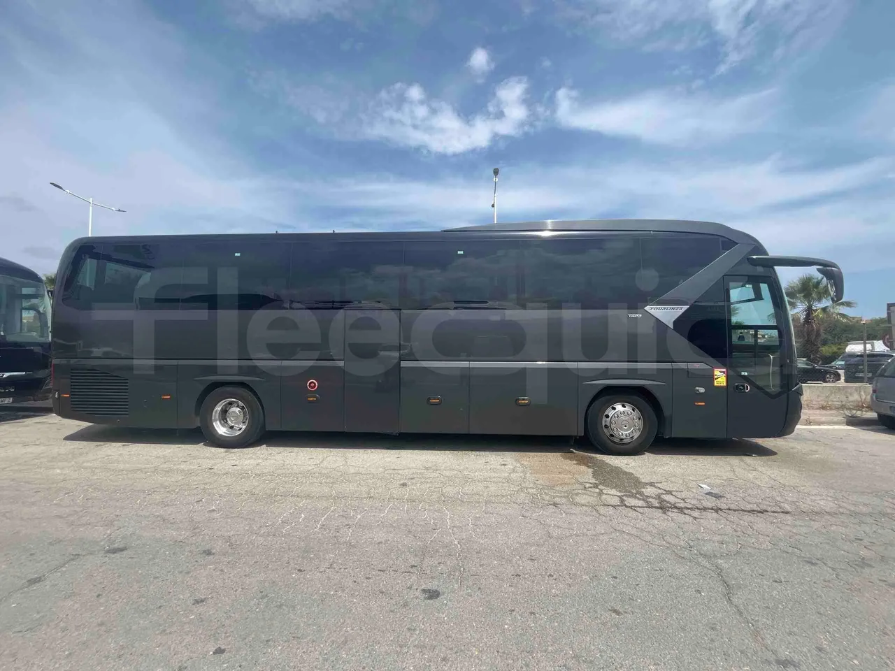 Neoplan Tourliner - Right Side