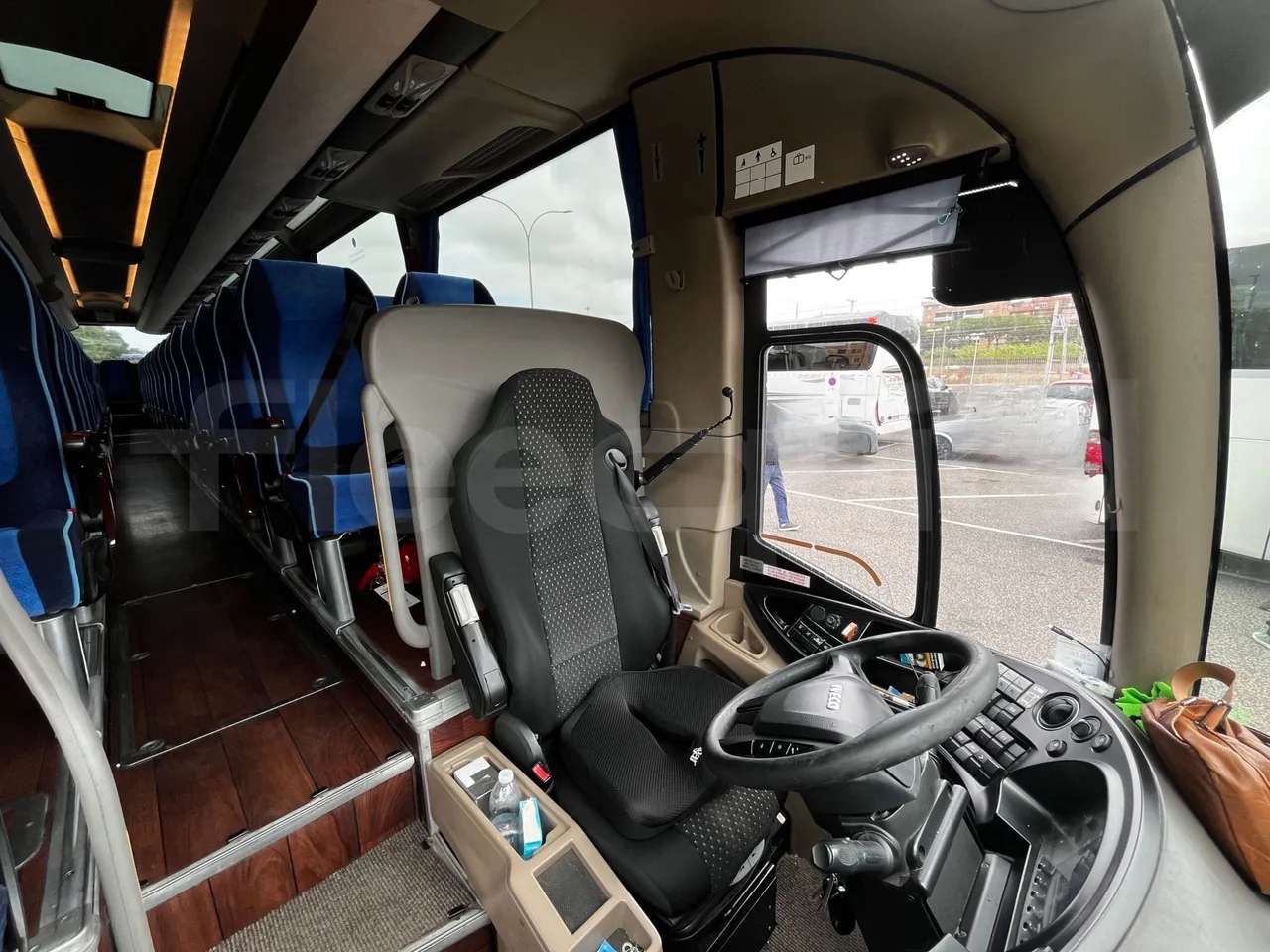 Iveco Magelys - jack and driver keys