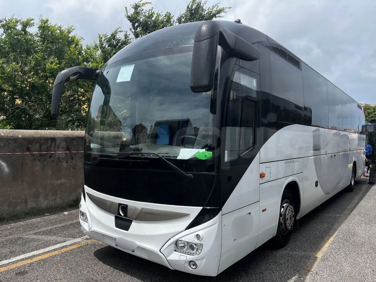 Iveco Magelys - 3/4 front left