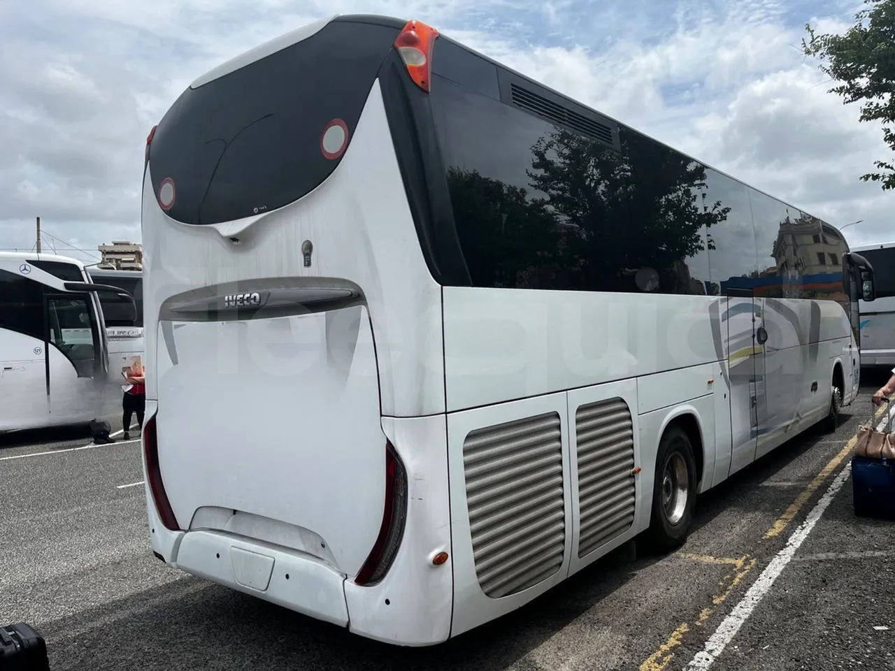 Iveco Magelys - 3/4 right rear doors closed
