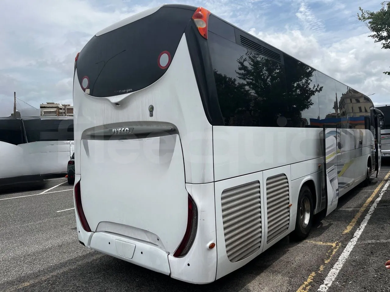 Iveco Magelys - 3/4 right rear doors open