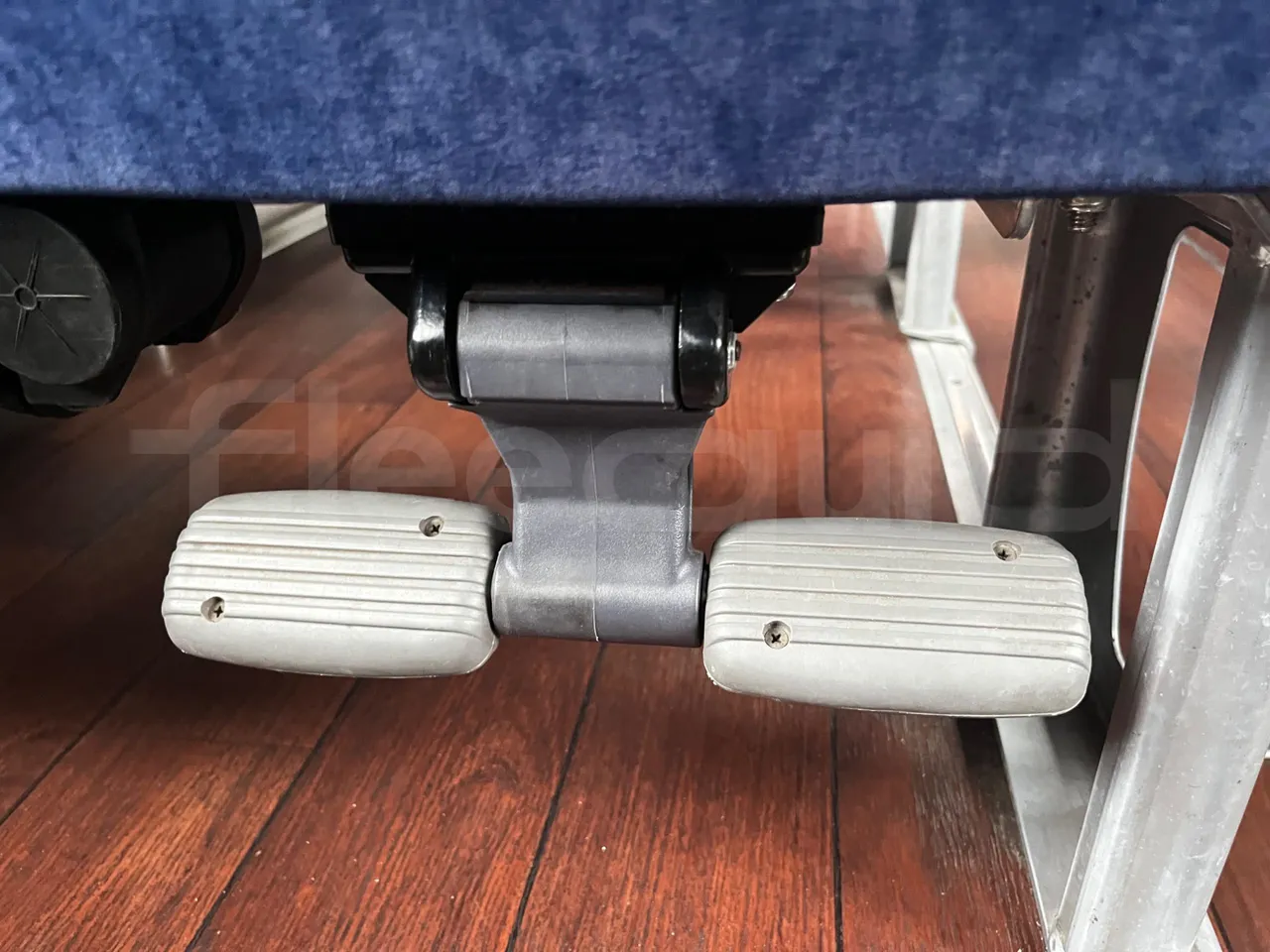 Iveco Magelys - footrest detail photo