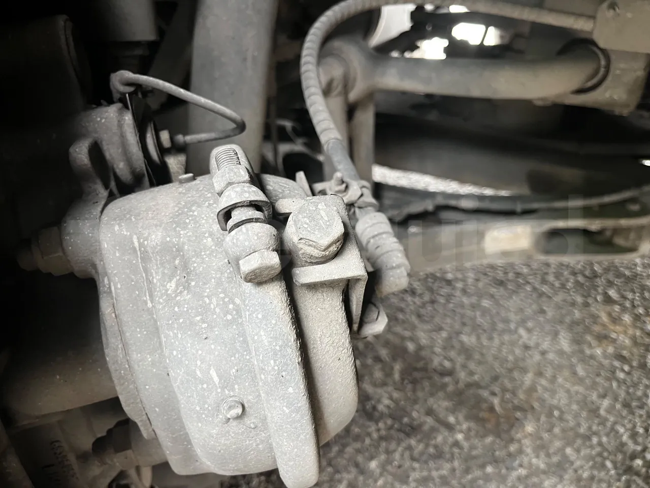 Iveco Magelys - front brake calipers left