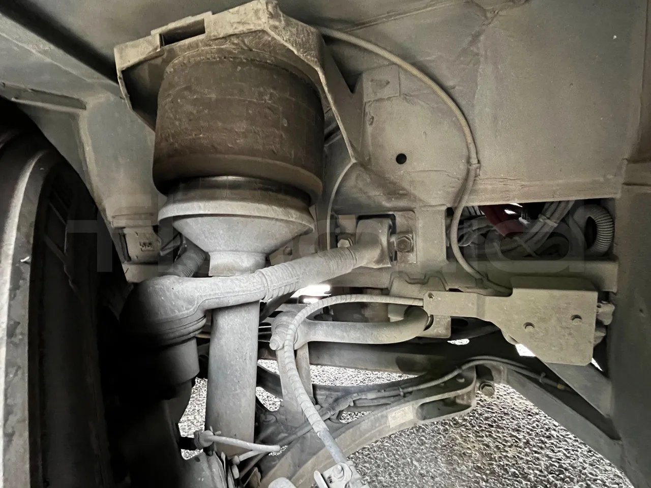 Iveco Magelys - front shock absorbers left