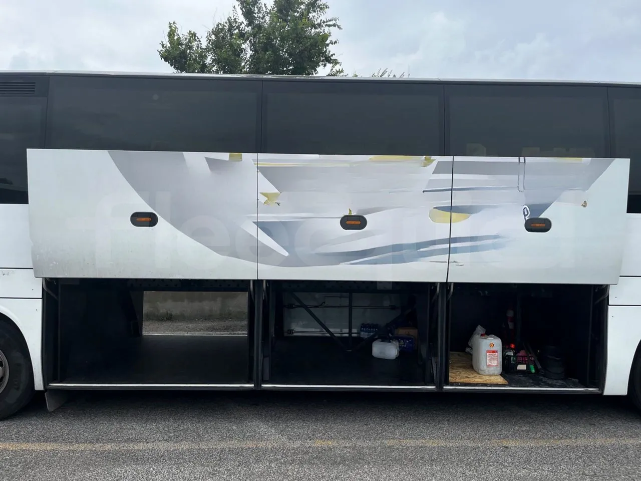 Iveco Magelys - luggage rack photo