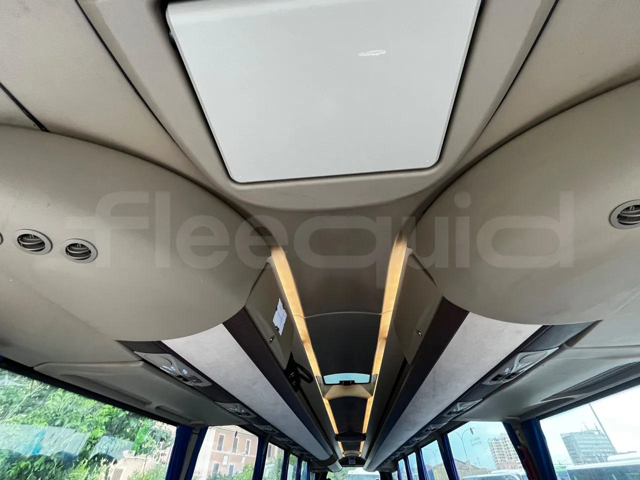 Iveco Magelys - overhead compartments photo