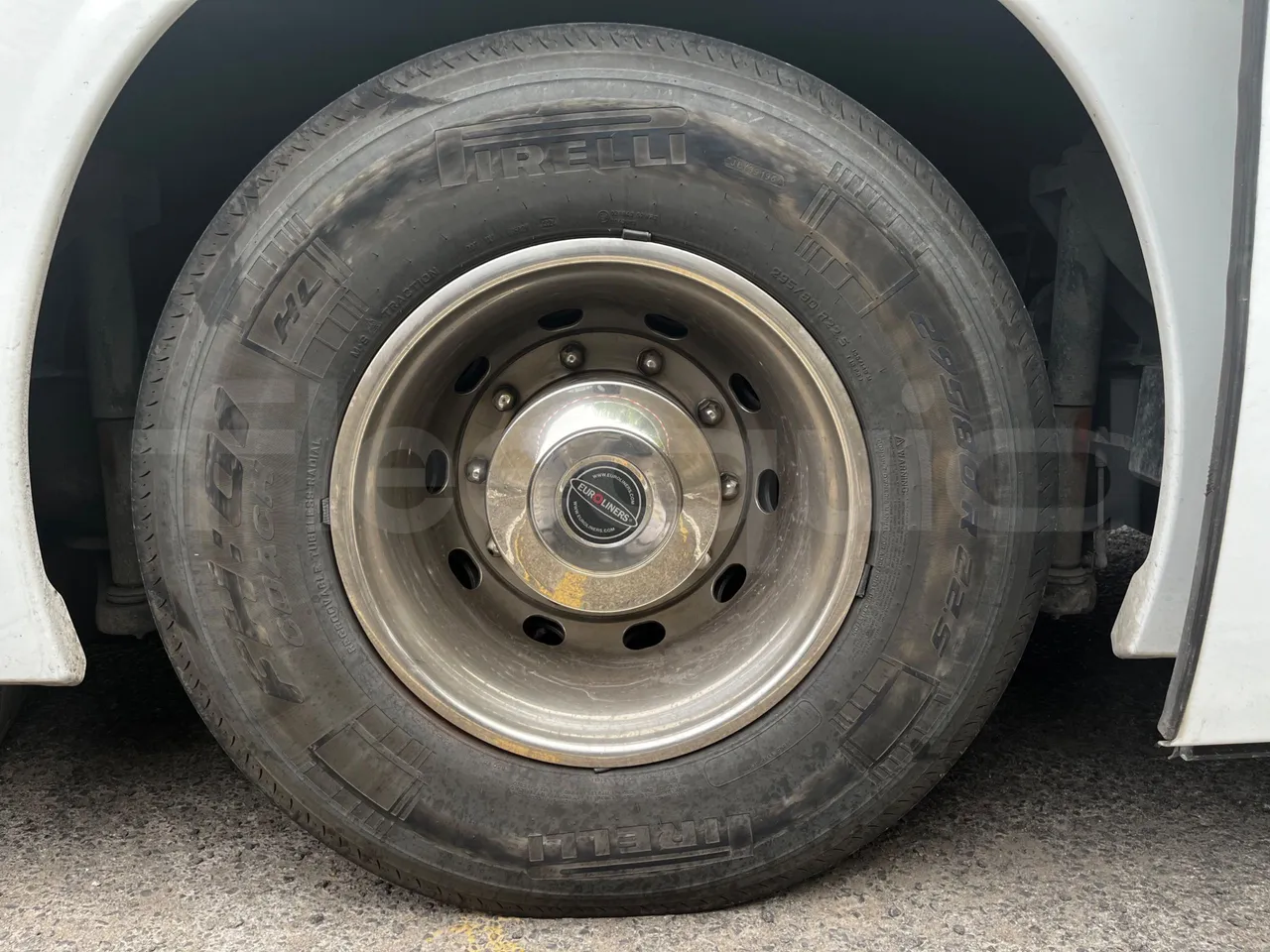 Iveco Magelys - rear left tire photo