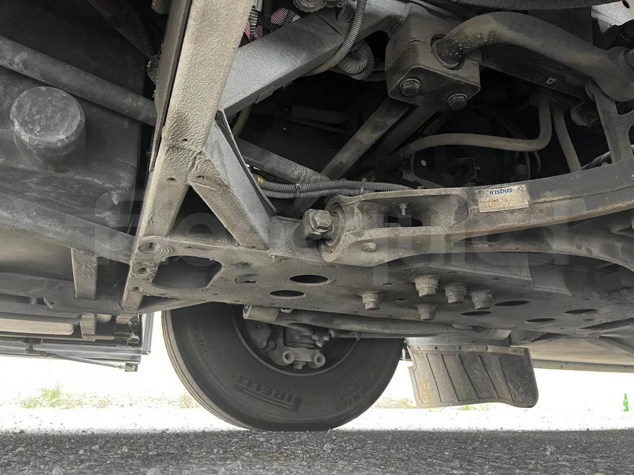 Iveco Magelys - front axle left side