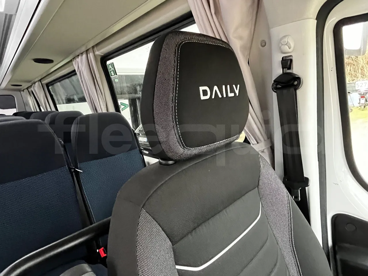 Iveco Daily A65C18 - EUR6 - 129kW - 7.686m - driver microphone accessories photo