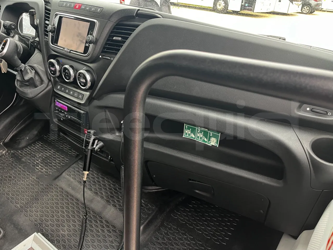 Iveco Daily A65C18 - EUR6 - 129kW - 7.686m - buttons panels on