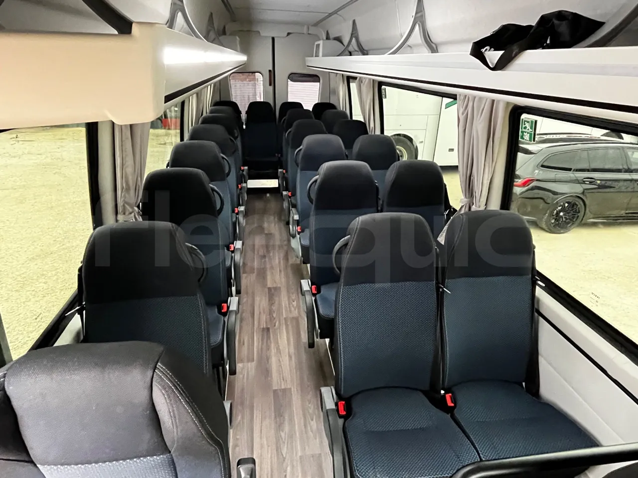 Iveco Daily A65C18 - EUR6 - 129kW - 7.686m - forward view middle aisle