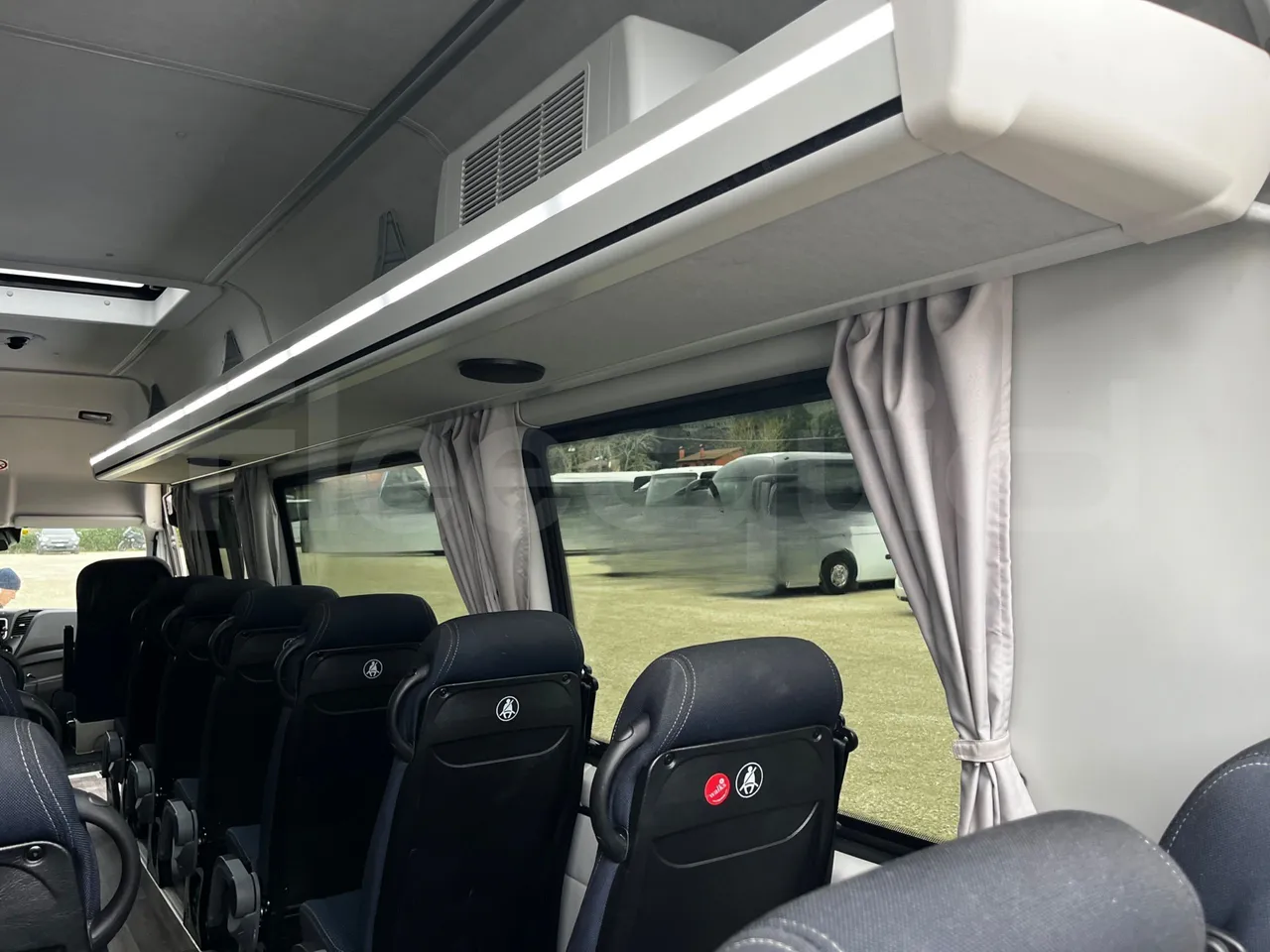 Iveco Daily A65C18 - EUR6 - 129kW - 7.686m - reverse view middle aisle